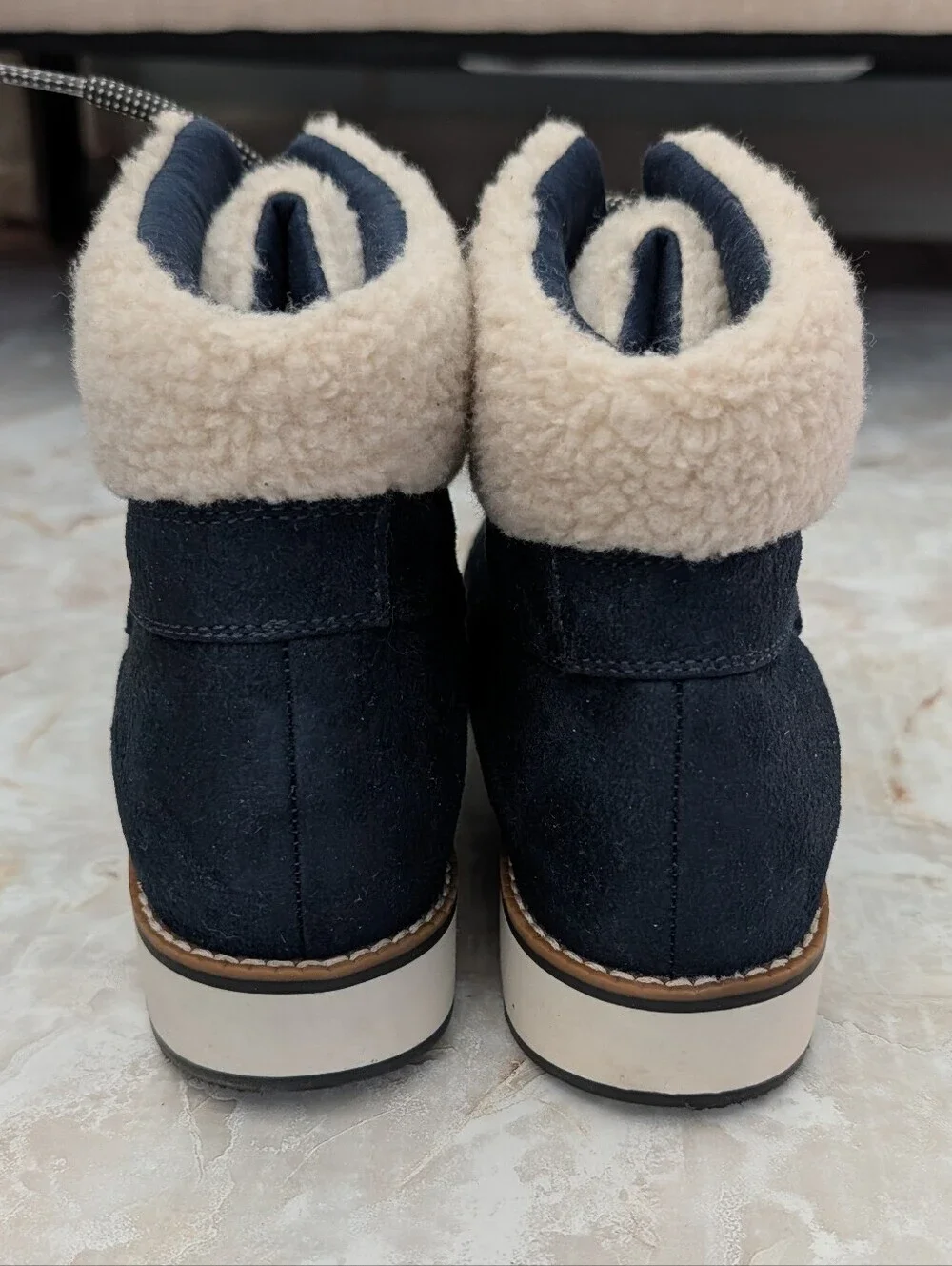 White Mountain Navy Lace-Up Sherpa Collar Winter Boots Woman's Sz 7 W
